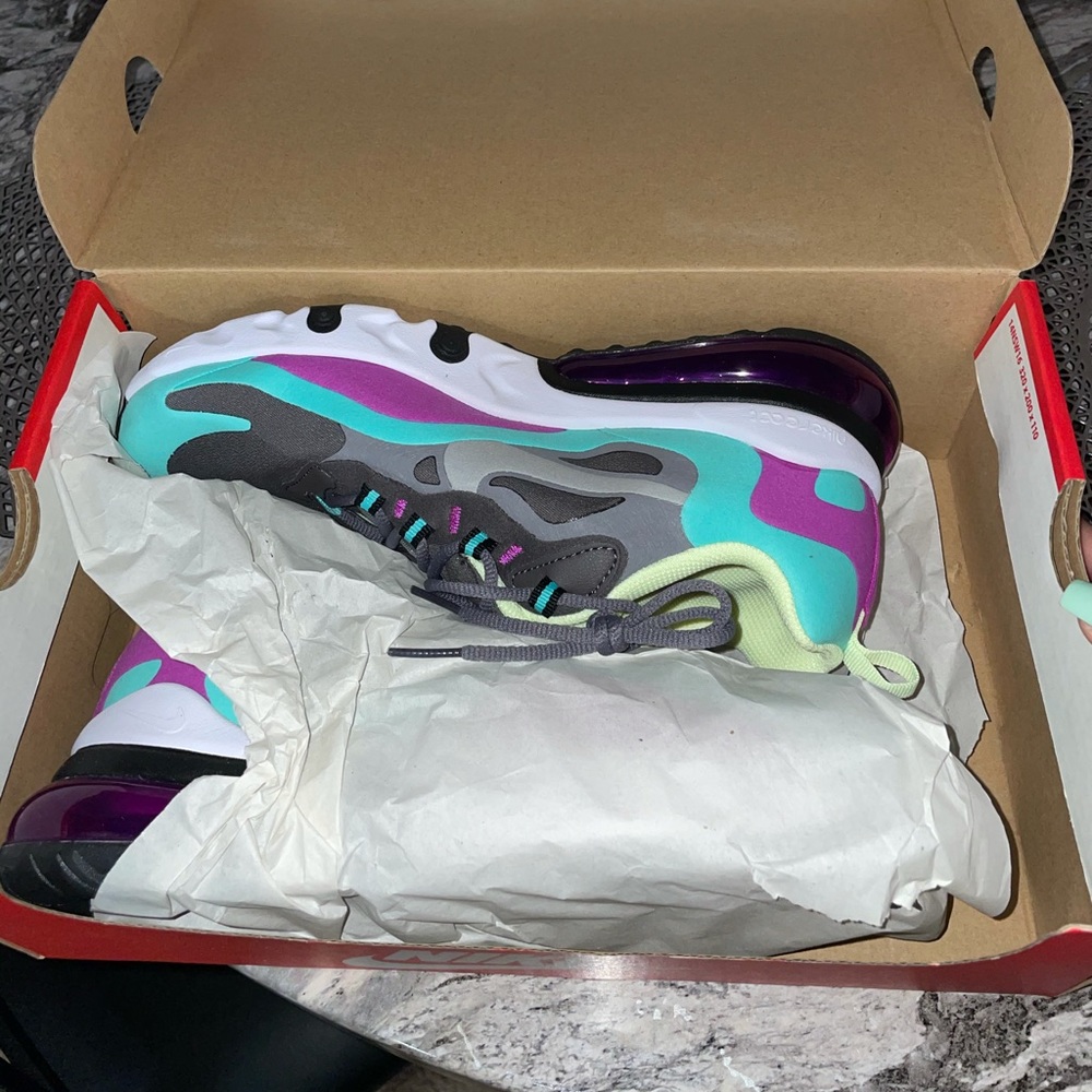 Brand new Nike shoes never worn size 7Y